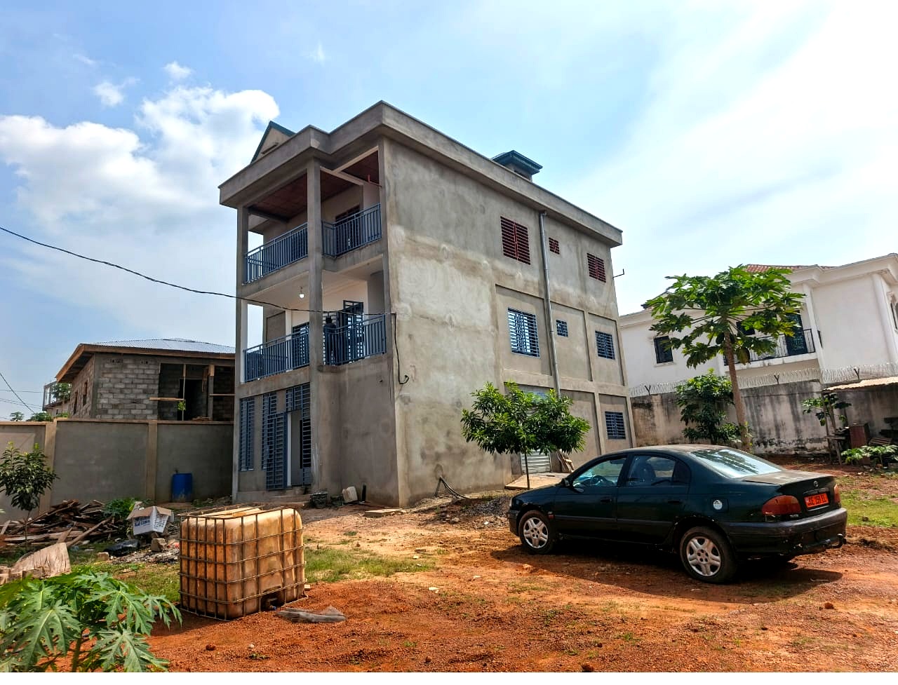 Bureau principal LABOSOILS - Mbalngong borne 15, bâtiment de 3 étages